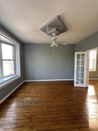 $1,900 / 2br - Spacious 2BR + Den in the Heart of Pilsen – Across from Harrison Park! (Pilsen)63959874989571121