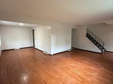 $1,260 / 1br - 780ft2 - Spacious and newly painted 1-bedroom, 1-bath (san jose downtown)63622931061379122