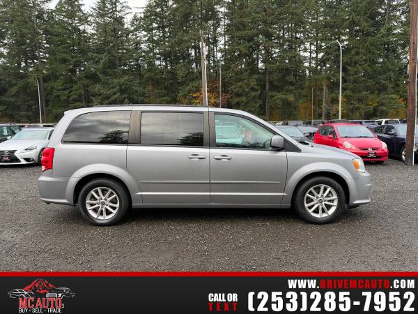 2016 Dodge Grand Caravan SXT Passenger 1