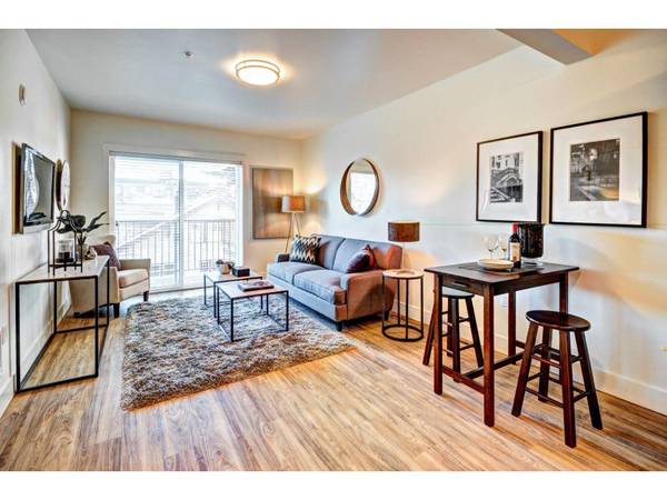 $1,599 / 444ft2 - Hardwood Floors, Open kitchen Layout, W/D in Units! (Capital Hill)63852483986691121
