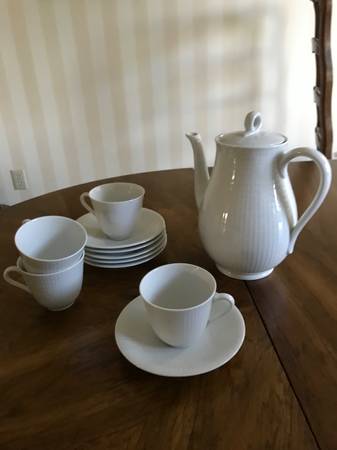 Porcelain Tea Set 1