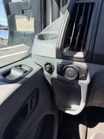 2015 Ford Transit - Photo 12