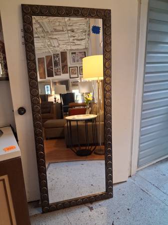 LARGE ACCENT MIRROR 1