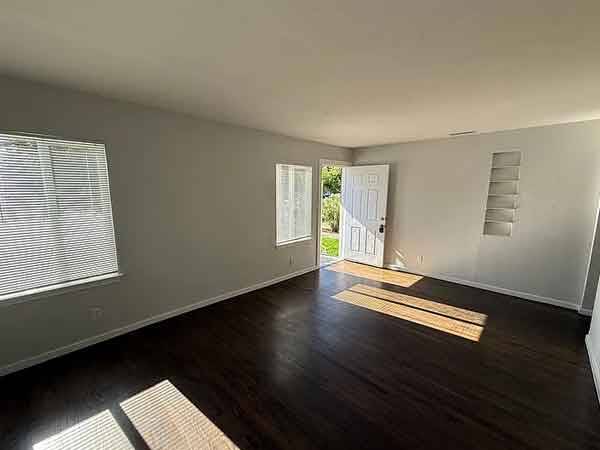 $950 / 2br - 820ft2 - Beautifully updated Redwood City home (Redwood City, CA)64023716457858121