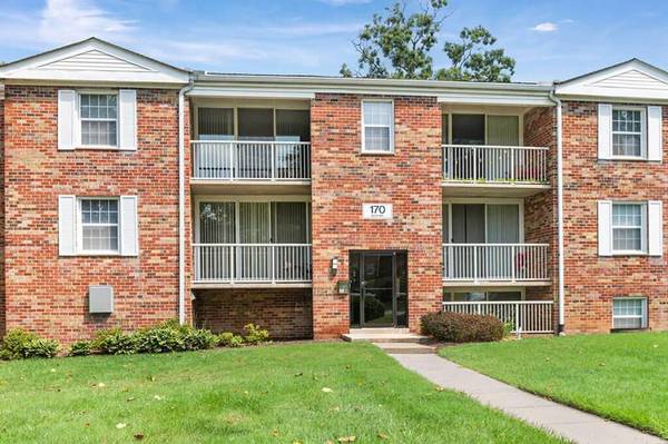 $1,620 / 1br - 892ft2 - 24/7 Maintenance, Pet-Friendly, Nearby Entertainment (Greenbelt)63822293129473122