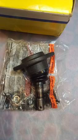Two New MOOG K5208 Upper Ball Joints 1