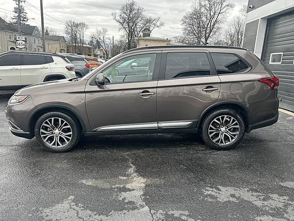 2016 Mitsubishi Outlander SE - $13900,0063470413619715123