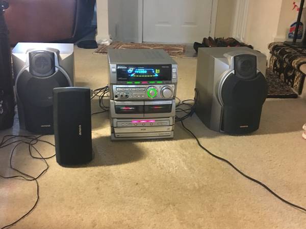 Aiwa NSX-A888 Compact Disk Stereo System 1