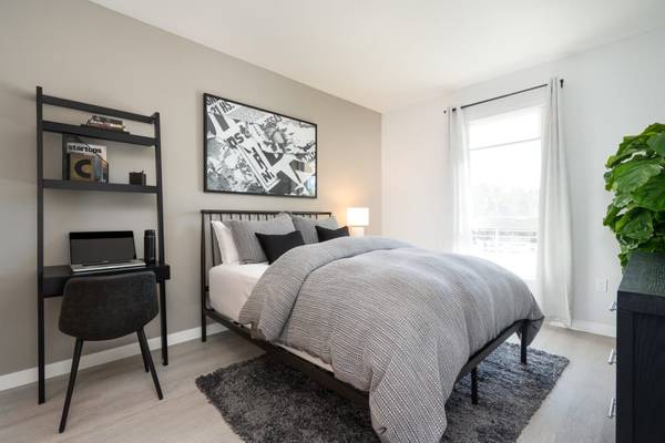 $3,702 / 1br - 688ft2 - 1 bedroom, Resident Rooftop Lounges, Walk-In Closets (mountain view)63868037356931121