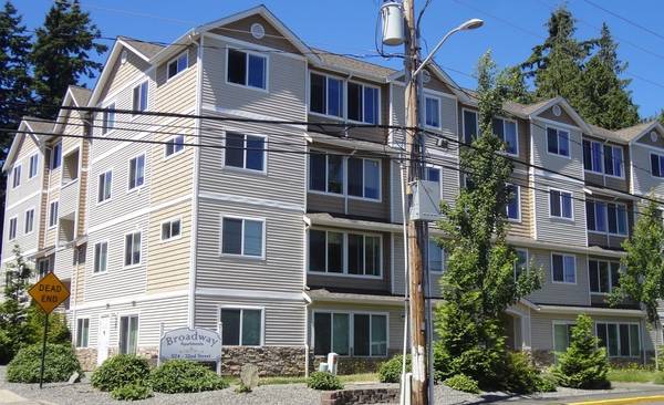 $2,495 / 3br - 1100ft2 - Broadway #305 |  Bright 3 Bed/2 Bath Apartment (Happy Valley)63920959697154120