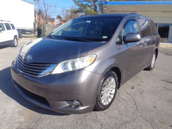 2011 Toyota SIENNA XLE 8-Pass Immaculate Condition+90 Days Warranty 1