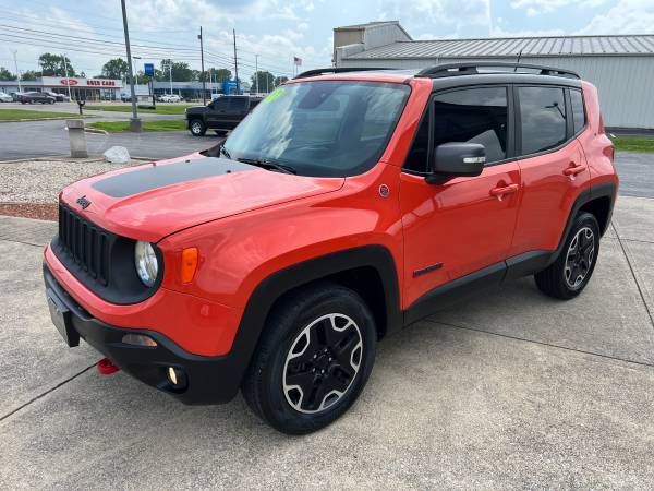 2017 JEEP RENEGADE TRAILHAWK 4X4 / NEW TIRES - BRAKES - $11,900 (GREENFIELD)63621973641345123