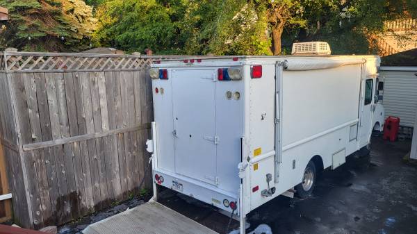 Step van - $4,500 (Chicago northwest)63619074465793124