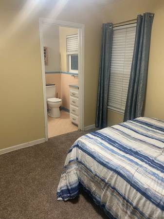 $650 / 1br - 250ft2 - NE furnished room with private bath (north east San Antonio)63681044855171122