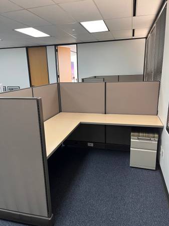 6’x6’ office cubicles HM AO2 - $549 (houston)62927917771651122