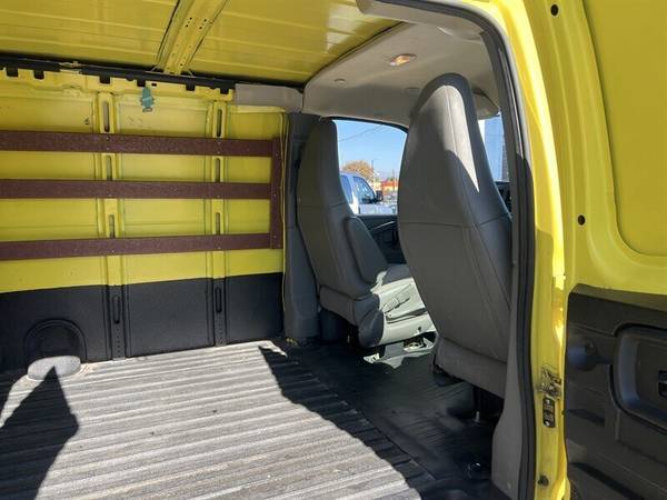 2021 Chevrolet Express 2500 - Photo 11
