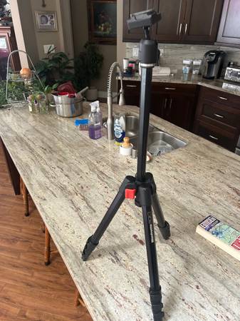 Manfrotto tripod 725b, 19”-64.6” - $40634358619191071222