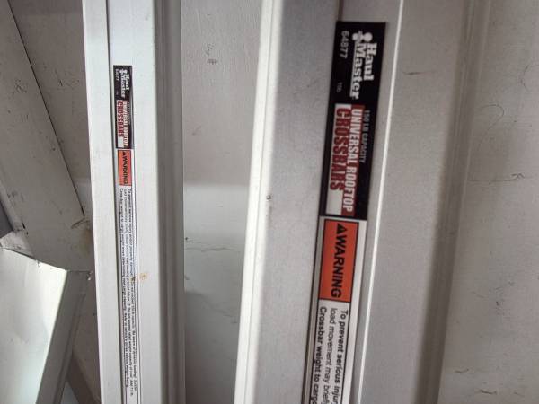 Haul-Master Universal Roof Crossbars 1