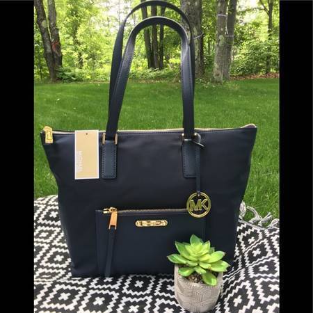 NWT Michael Kors Ariana Tote, Navy 1