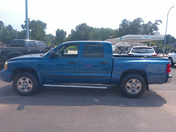 06 Dodge Dakota Quad Cab SLT 4WD - $4,400 (sioux city)63470892451329121