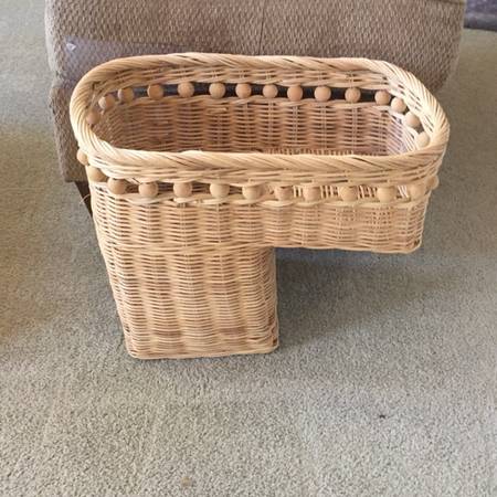 STAIR BASKET 1
