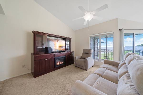 $2100.00 / 2br - 1002ft2 - 7230 N Highway 163846409440897122