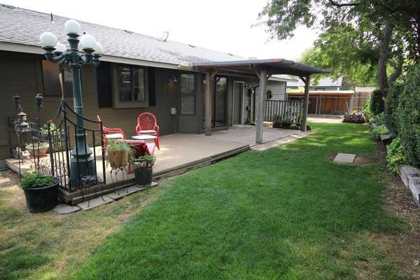 $650 / 3br - 1750ft2 - $650 private room and bath in Caldwell (Caldwell)63794970617475120