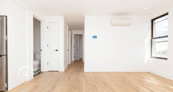 $4,500 / 3br - True 3 Bed w/ Roof Access – Prime Greenpoint – No Fee Central AC (Greenpoint)63788831981187122