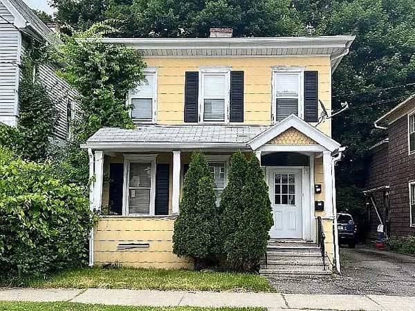 $900 / 3br - 925ft2 - Spacious fully renovated 3 Bedroom, 1 full bath Apartment (Binghamton, NY)64035576982019120