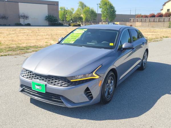 2023 Kia K5 LXS sedán Everlasting Silver - $21,900 (san jose sur)63654698923395122