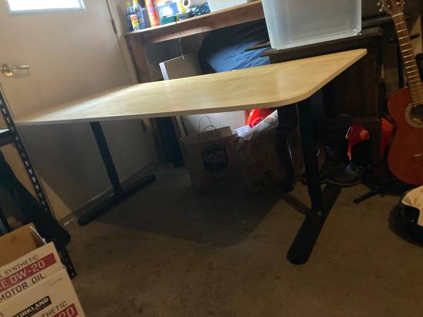 IKEA bekant table 1