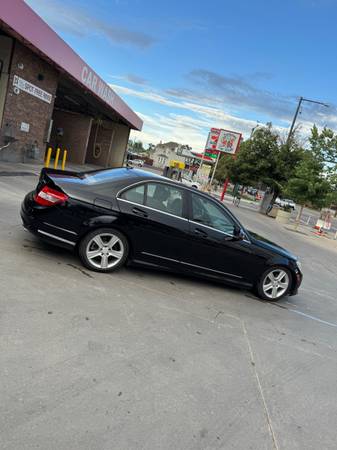 $8000.00 obo 2011 Mercedes Benz C300 - $8,000 (Denver)63619746726529120