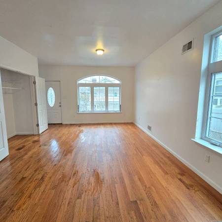 $2,500 / 3br - 3 BedRms 1 BathRm Yard Scribner Ave 1st Floor  Staten Island NY 10301 (Staten Island NY)63661222335873124