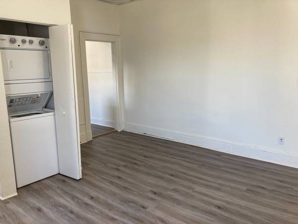 $1,499 / 2br - 800ft2 - 2 Bedroom on High Floor in Mount Vernon with W/D!  One Month Free!!! (Mount Vernon, Mt. Vernon, Downtown, Penn, Inner Harbor)63694519162371123