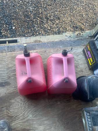 Gas cans 1