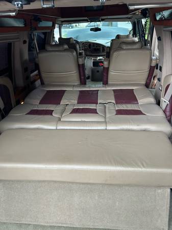 2001 Ford E250 Furgoneta de Viaje Convertida Eclipse - $10,000 (Silver Spring)63618565539585124