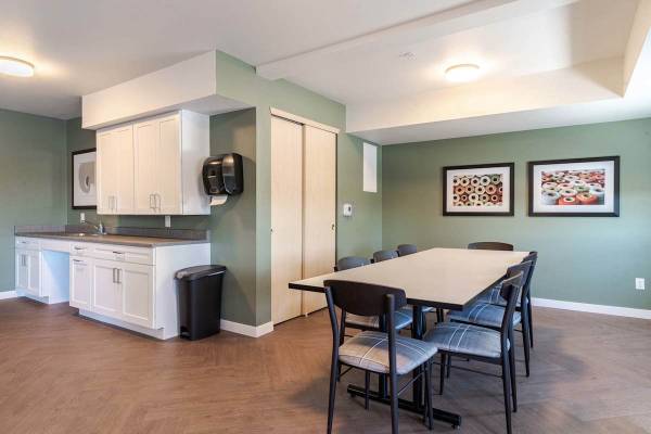 $1,414 / 2br - Sundeck, 1 and 2 Bedroom Apartment Homes, 2/BD (611 NE Bellevue Drive, Bend, OR)63839294258691123