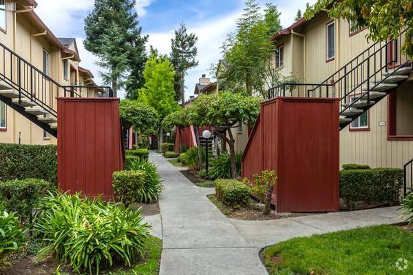 $2,249 / 2br - 900ft2 - Pet Friendly, Ideal Location, 1 & 2 Bedroom Apartments (santa rosa)63824664324609124
