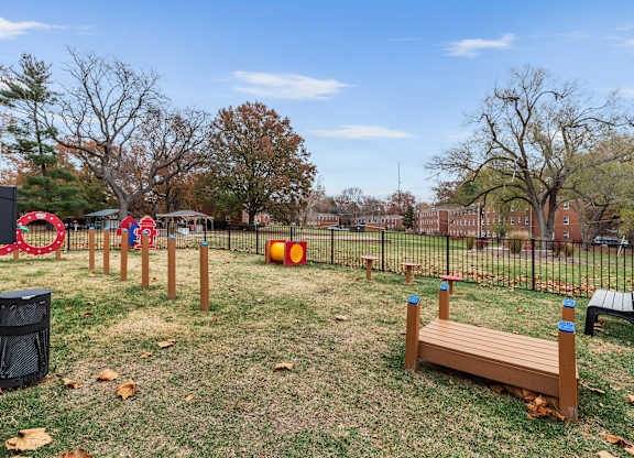 $900 / 1br - 540ft2 - 1 bedroom, Free Resident Parking, Large Closets (5927 Suson Pl, St. Louis, MO)63770209562881122