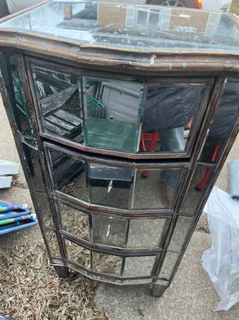 Mirrored Cabinet 1