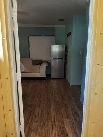 $1,400 / 2br - 2 bedroom efficiency for rent (Pine Crest/ Richmond Heights)64049281486467120
