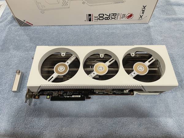 XFX AMD RX 7800 XT Magnetic Air Tarjeta Gráfica para Juegos 16 GB [Blanco] - $425 (Falls Church)63471267286657123
