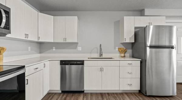 $1,599 / 2br - 1021ft2 - Rare 2 BR/2 BA w/ Attached Garage-Get 1 Month Free Today! (Boise)63794970196097120
