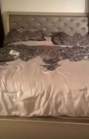 King size bed 1