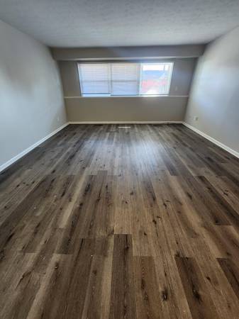 $999.00 / 2br - 1000ft2 - Charming 2 Bed Apartment in North Canton - $999/mo - Available 08/01/263661042215937121
