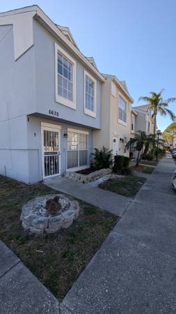 $2,000 / 2br - 1080ft2 - Pinebrook  Estates - 2/3 House available (Keen and 118th Ave. north)63976137655042121