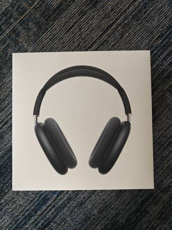 Never opened air pods max 1