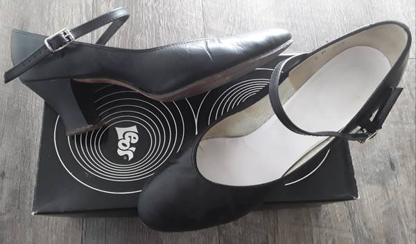 LEO'S DANCE SHOES - black leather 1