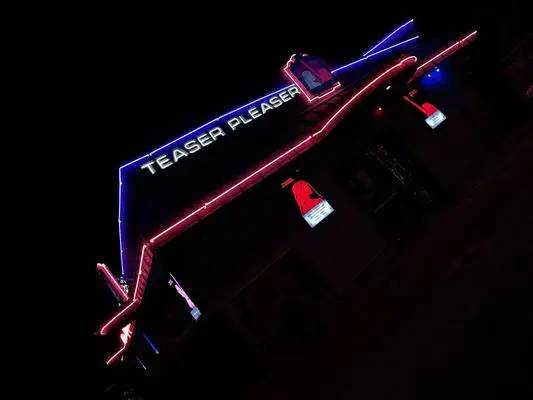 Teaser Pleaser Hiring Dancers, Lap Dancers and Waitresses 1