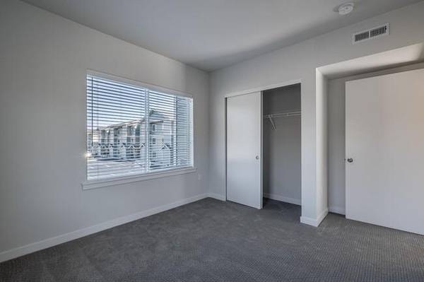 $1,915 / 2br - 906ft2 - Compras y vida nocturna cercanas, electrodomésticos de acero inoxidable (Wenatchee)63851170017539122